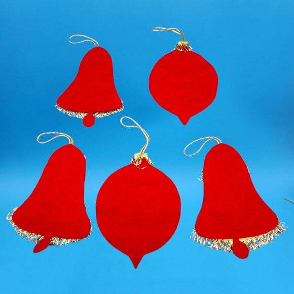 Vintage 1960s Red Felt Christmas Ornaments Beaded Bell Ball Gold Trim Set of 5 - Picture 3 of 12